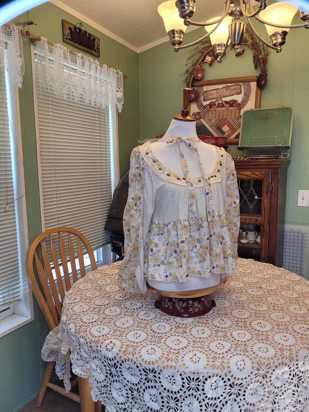 POL Boho Floral Lace-Trim Peasant Blouse - Cream with Yellow Floral NWOT - Picture 2 of 10